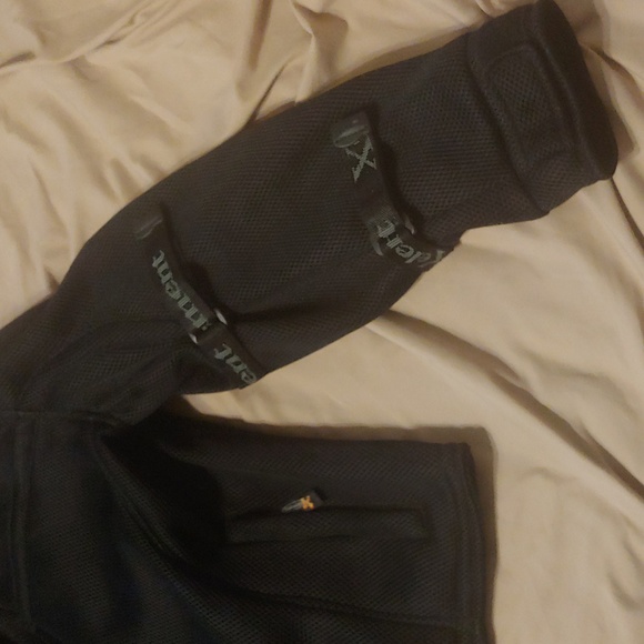 Motorcycle gear - Picture 3 of 5